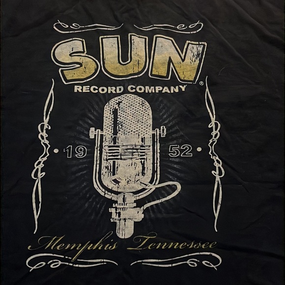 Vintage Sun Record Gold Microphone Men's T Shirt Memphis TN gold on black sz XL - Picture 2 of 8